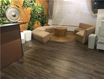 kha-nang-chiu-nuoc-cua-san-nhua